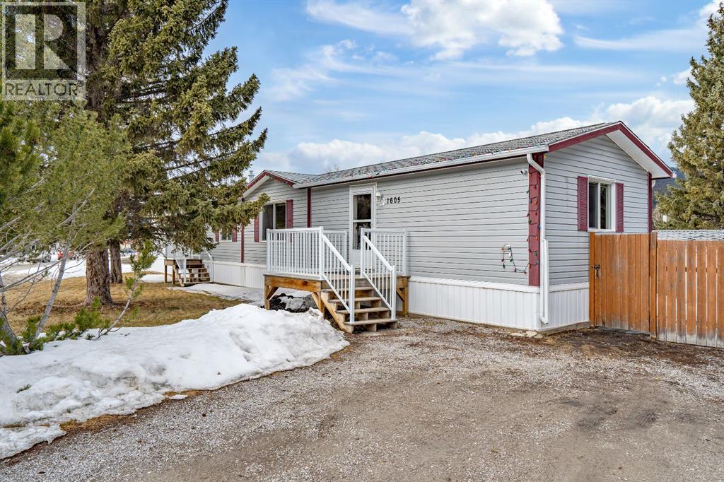 1605 129 Street, Blairmore, Alberta  T0K 0E0 - Photo 2 - A2283529