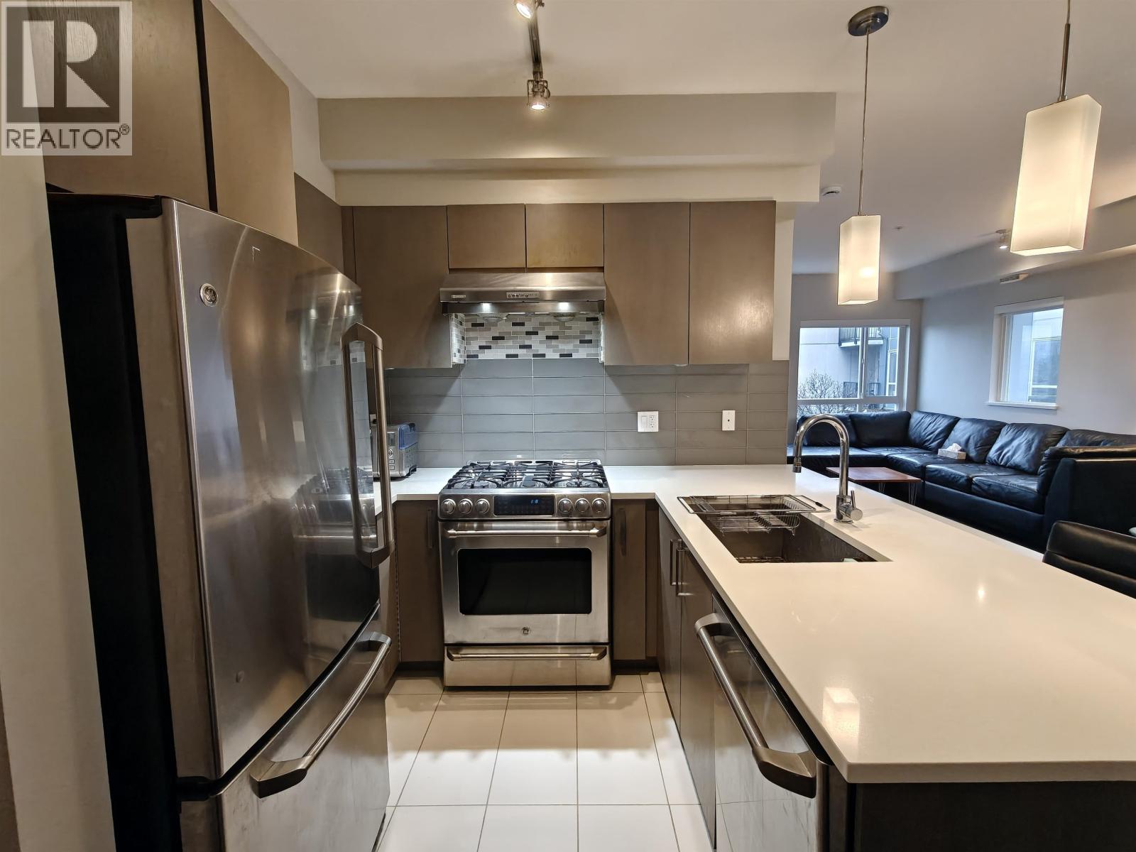 212 10155 River Drive, Richmond, British Columbia  V6X 0L3 - Photo 3 - R3085392