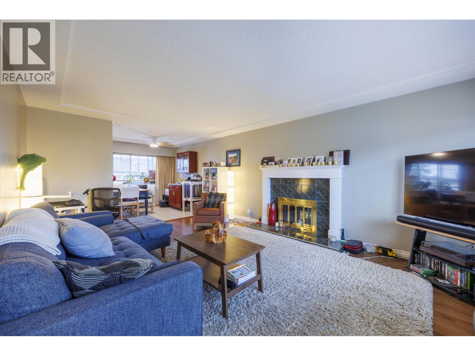 6524 Charles Street, Burnaby, British Columbia  V5B 2H1 - Photo 2 - R3086447