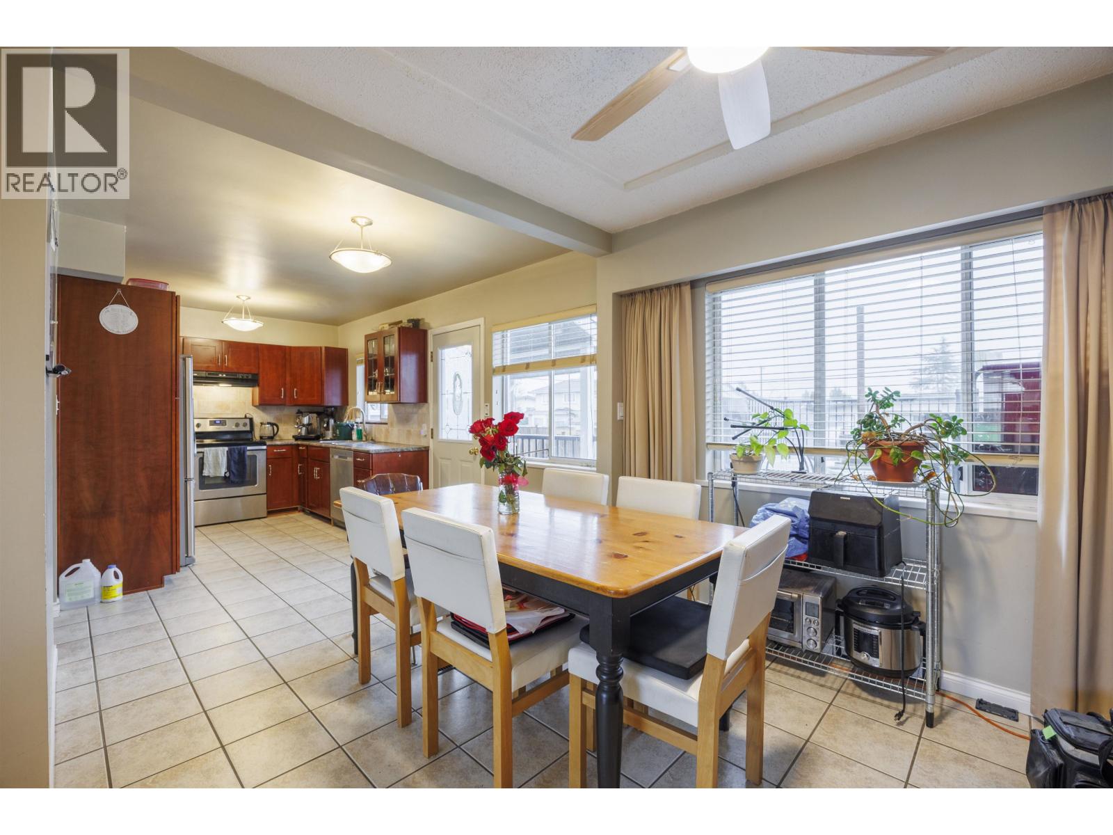 6524 Charles Street, Burnaby, British Columbia  V5B 2H1 - Photo 5 - R3086447