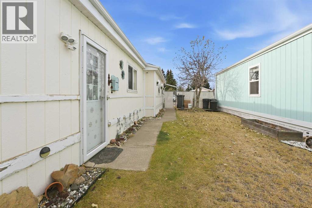 211, 37543 England Way, Rural Red Deer County, Alberta  T4S 2C3 - Photo 2 - A2276823