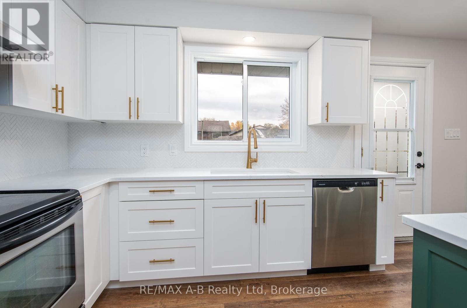 149 Norfolk Street, Stratford, Ontario N5A 3Y7 - Photo 10 - X12685578