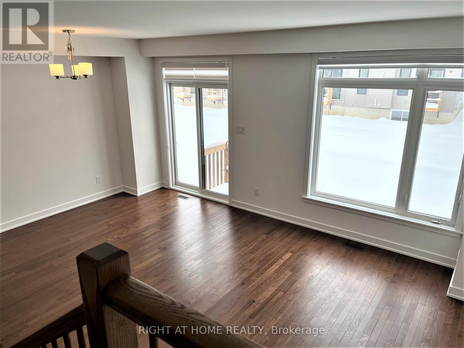2061 Allegrini Terrace, Ottawa, Ontario  K2S 2S1 - Photo 10 - X12756084