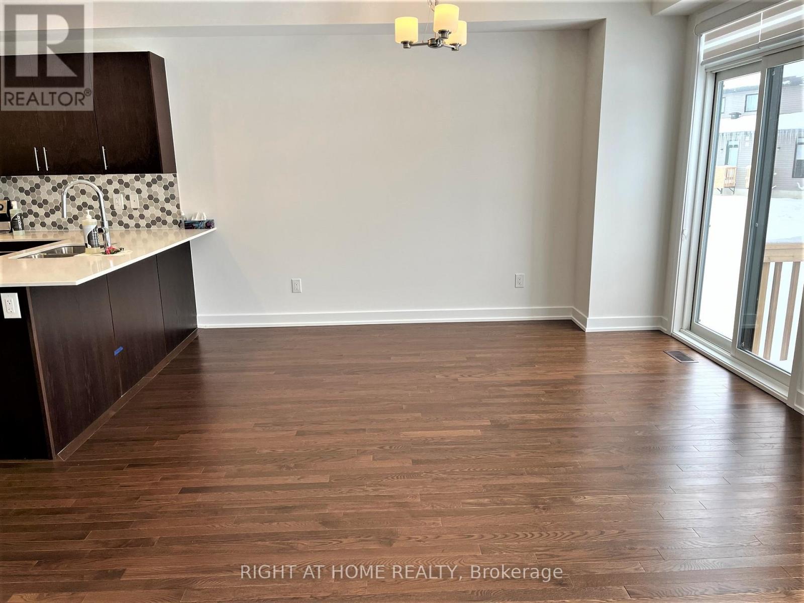 2061 Allegrini Terrace, Ottawa, Ontario  K2S 2S1 - Photo 12 - X12756084