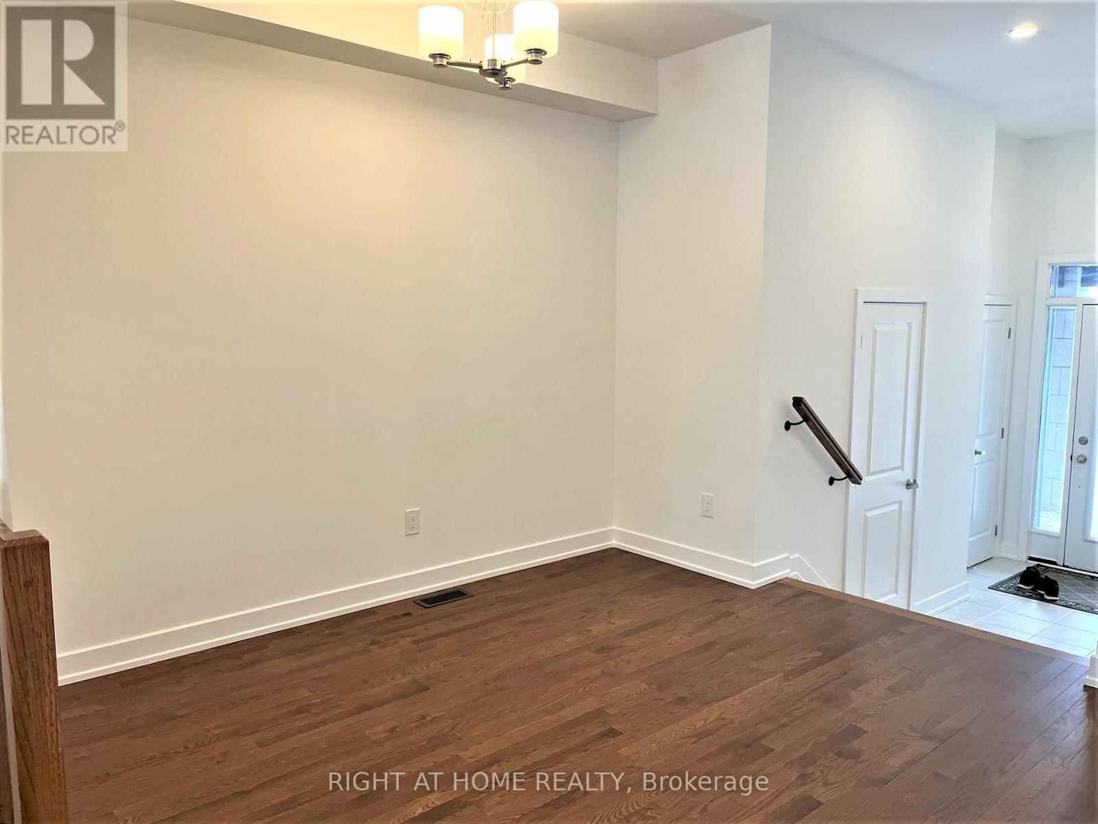 2061 Allegrini Terrace, Ottawa, Ontario  K2S 2S1 - Photo 6 - X12756084