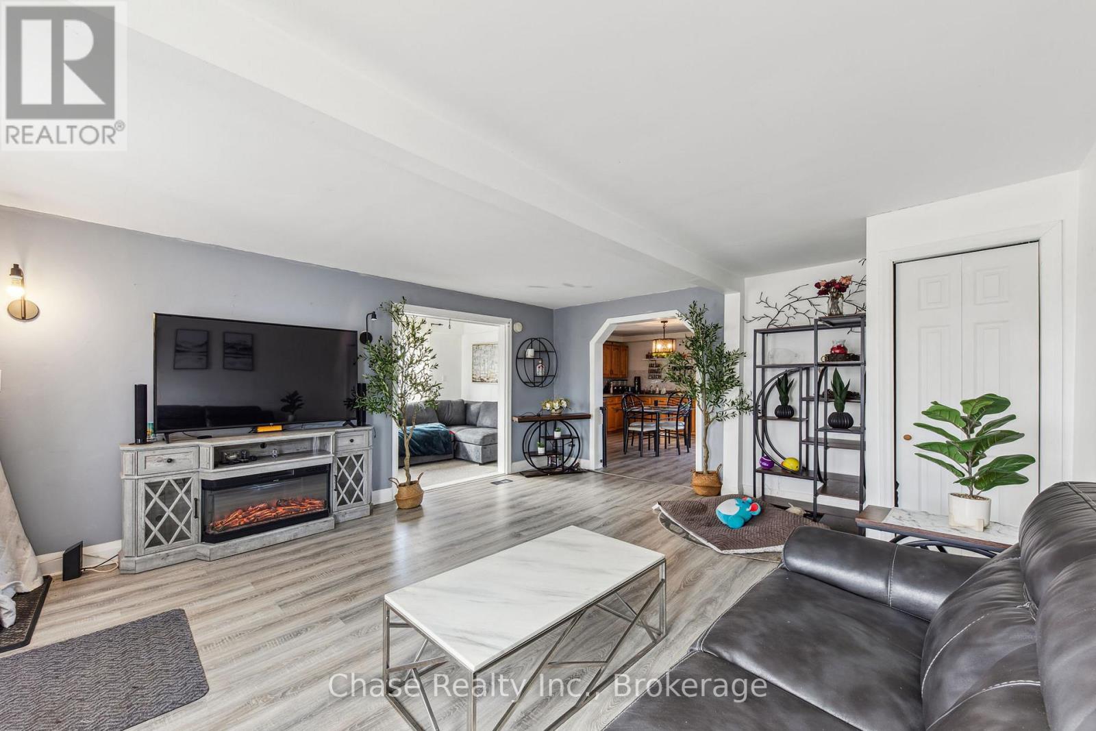 16 Fifth Street W, Midland, Ontario  L4R 3V2 - Photo 3 - S12756074