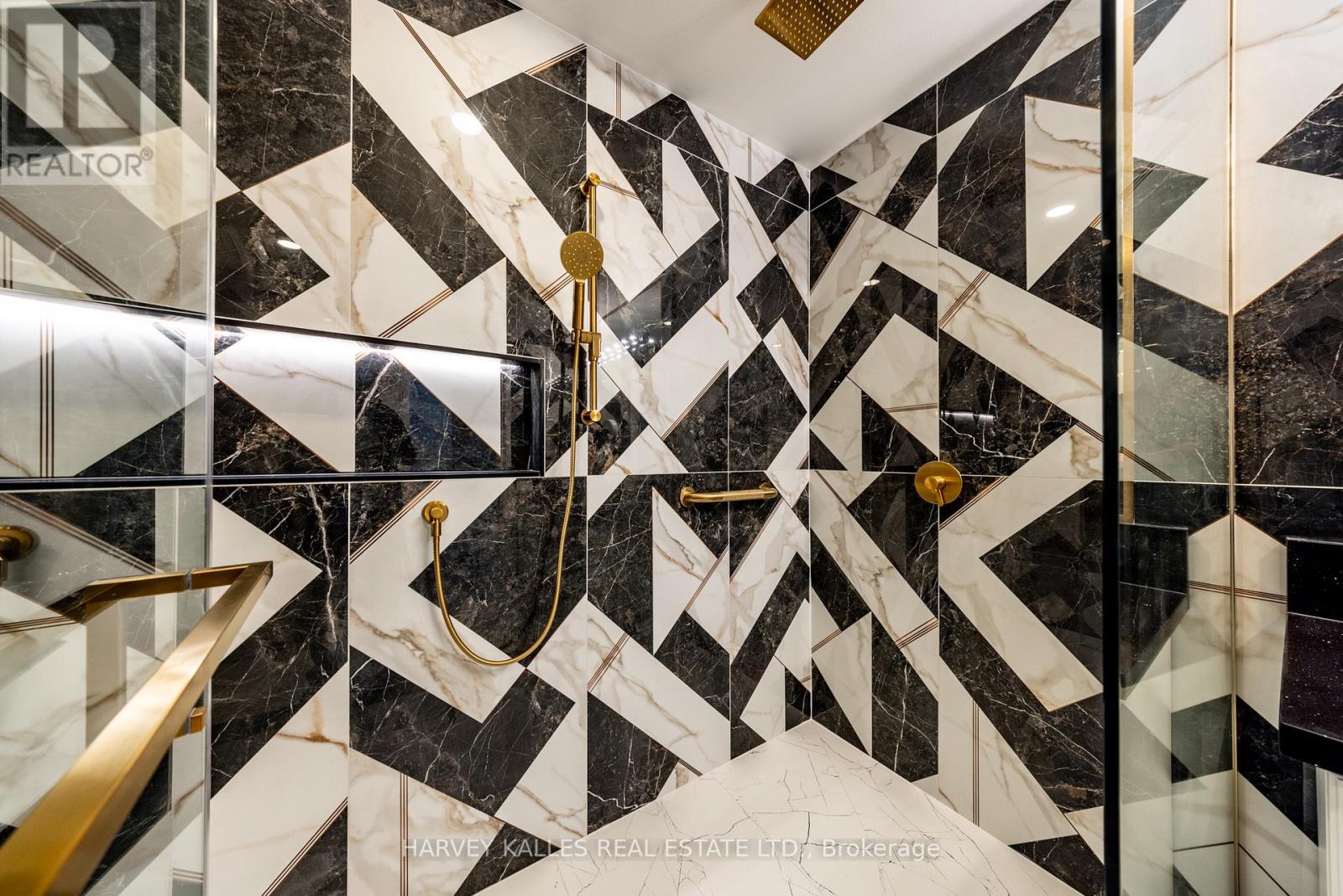 #5b - 2 Chedington Place, Toronto, Ontario  M4N 3R5 - Photo 25 - C12749474