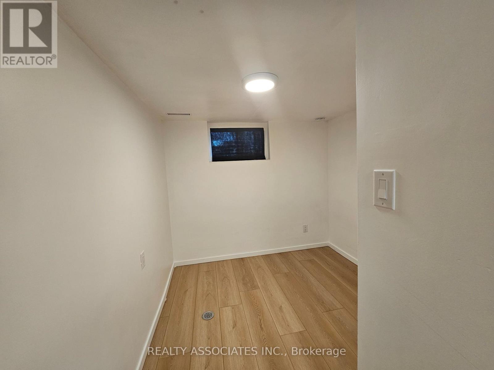 Lower - 72 Auburn Avenue, Toronto, Ontario  M6H 2L9 - Photo 13 - W12756056