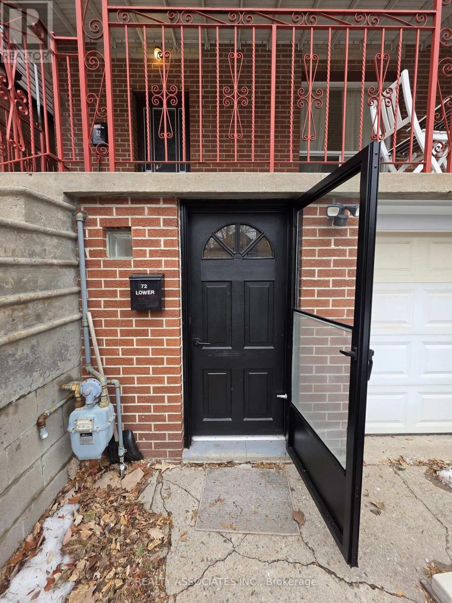 Lower - 72 Auburn Avenue, Toronto, Ontario  M6H 2L9 - Photo 2 - W12756056
