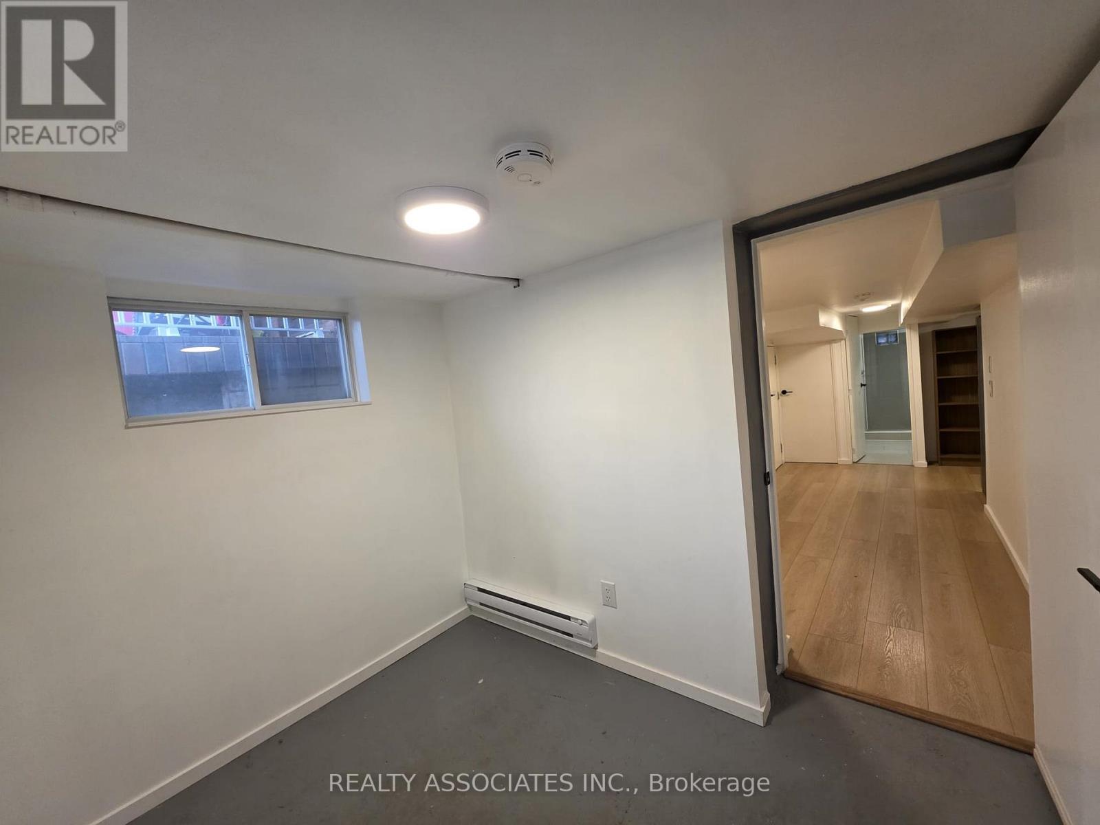 Lower - 72 Auburn Avenue, Toronto, Ontario  M6H 2L9 - Photo 5 - W12756056