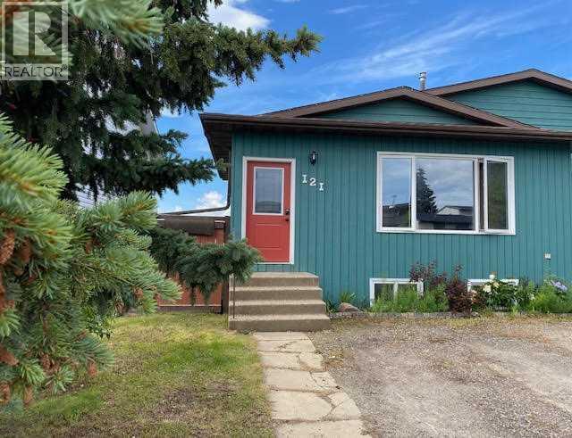 121 SUTHERLAND Avenue, Hinton, Alberta