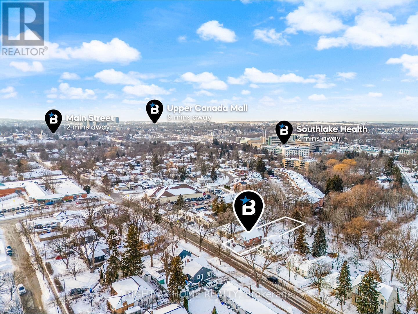 735 Srigley Street, Newmarket, Ontario  L3Y 1X6 - Photo 3 - N12756068