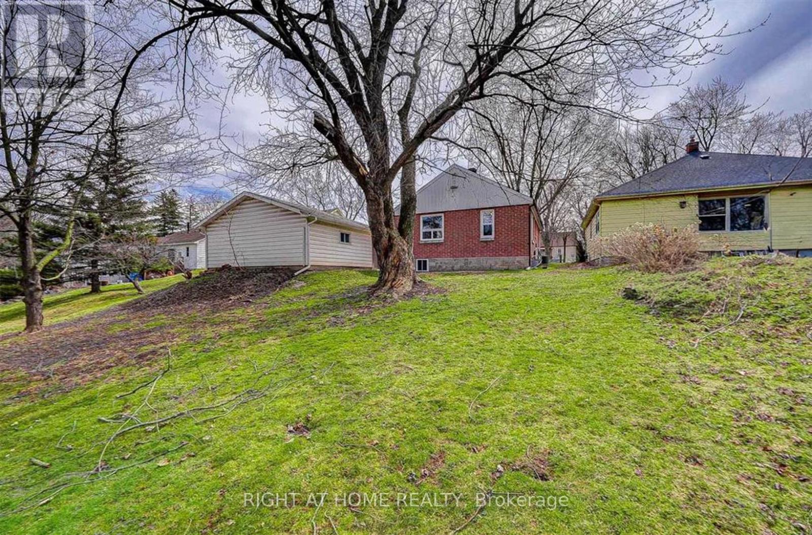 735 Srigley Street, Newmarket, Ontario  L3Y 1X6 - Photo 36 - N12756068