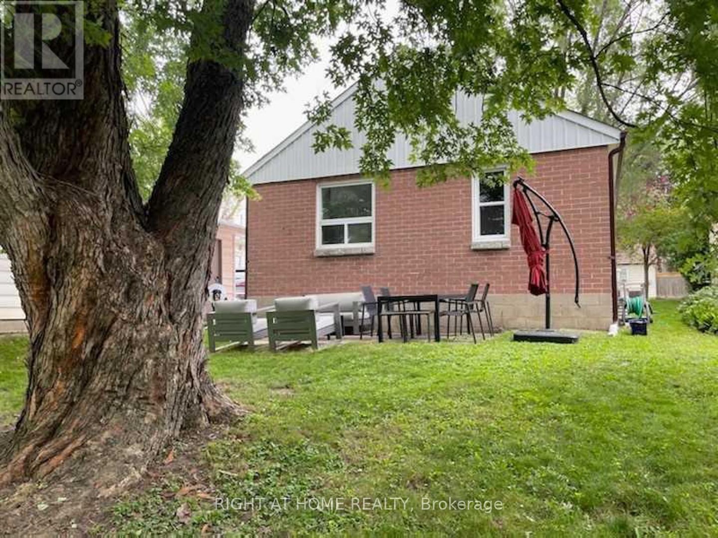 735 Srigley Street, Newmarket, Ontario  L3Y 1X6 - Photo 39 - N12756068