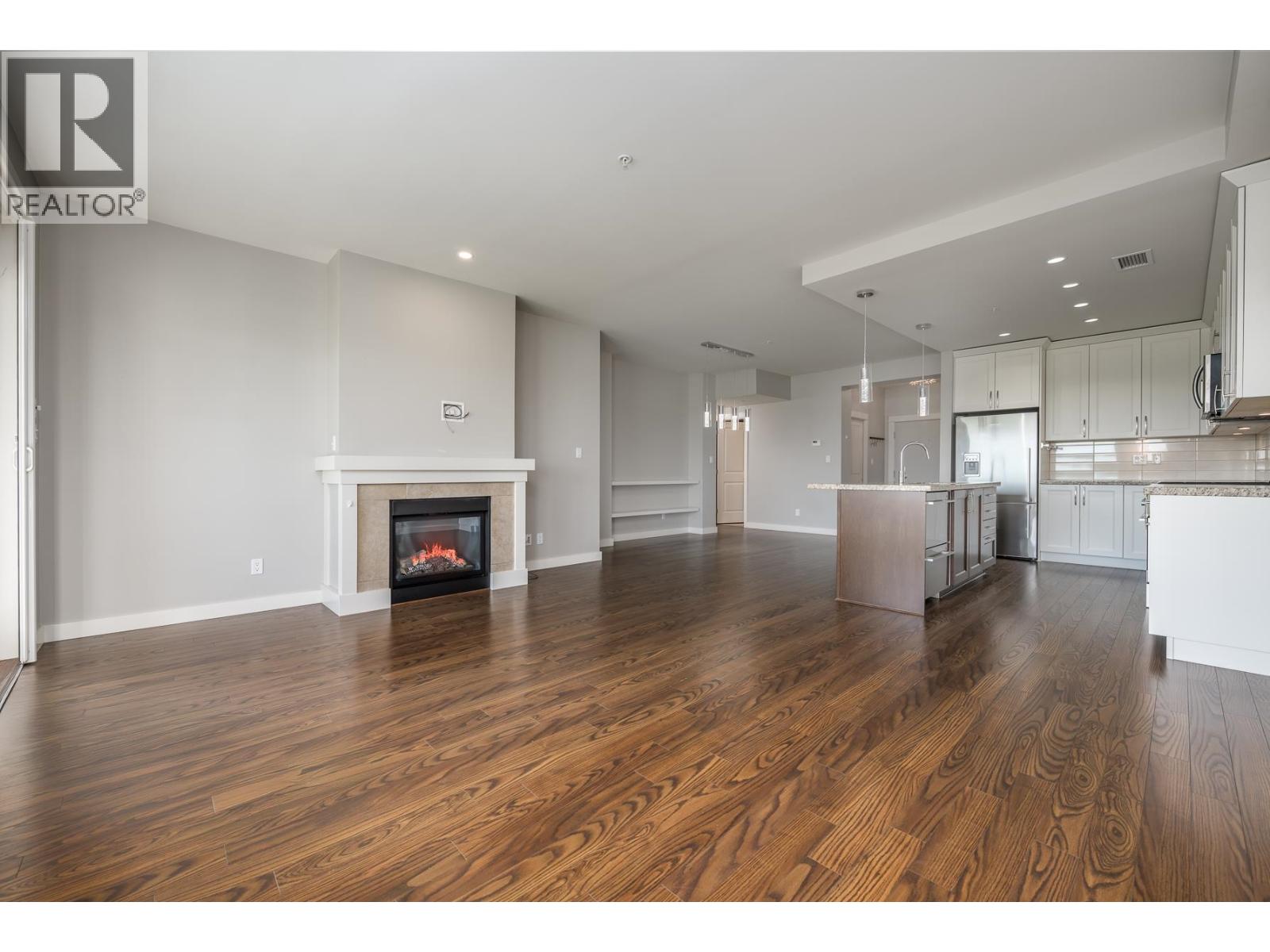 210 5099 Springs Boulevard, Abbotsford, British Columbia  V4M 0A2 - Photo 14 - R3085688