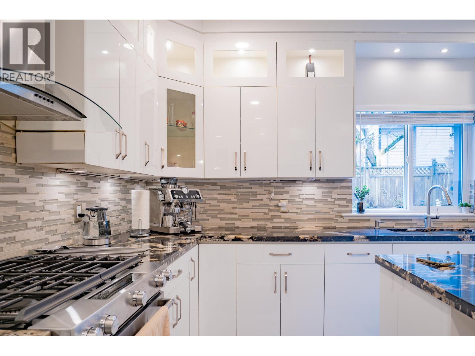 23717 110 Avenue, Maple Ridge, British Columbia  V2W 1E7 - Photo 11 - R3085260