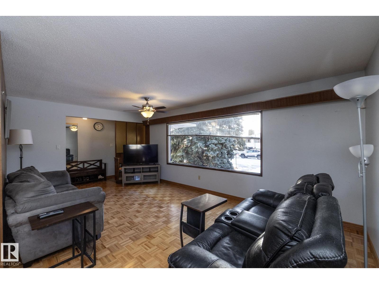 9020 152 Av Nw, Edmonton, Alberta  T5E 2R7 - Photo 3 - E4472121