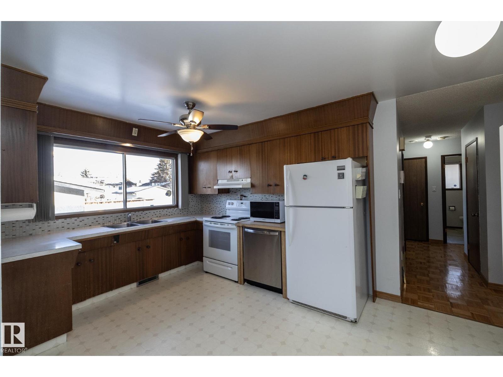 9020 152 Av Nw, Edmonton, Alberta  T5E 2R7 - Photo 4 - E4472121