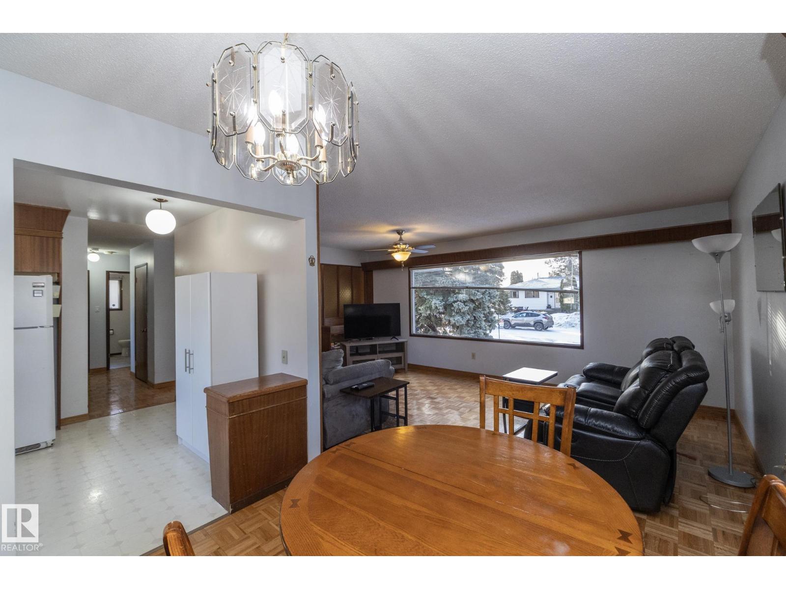 9020 152 Av Nw, Edmonton, Alberta  T5E 2R7 - Photo 5 - E4472121