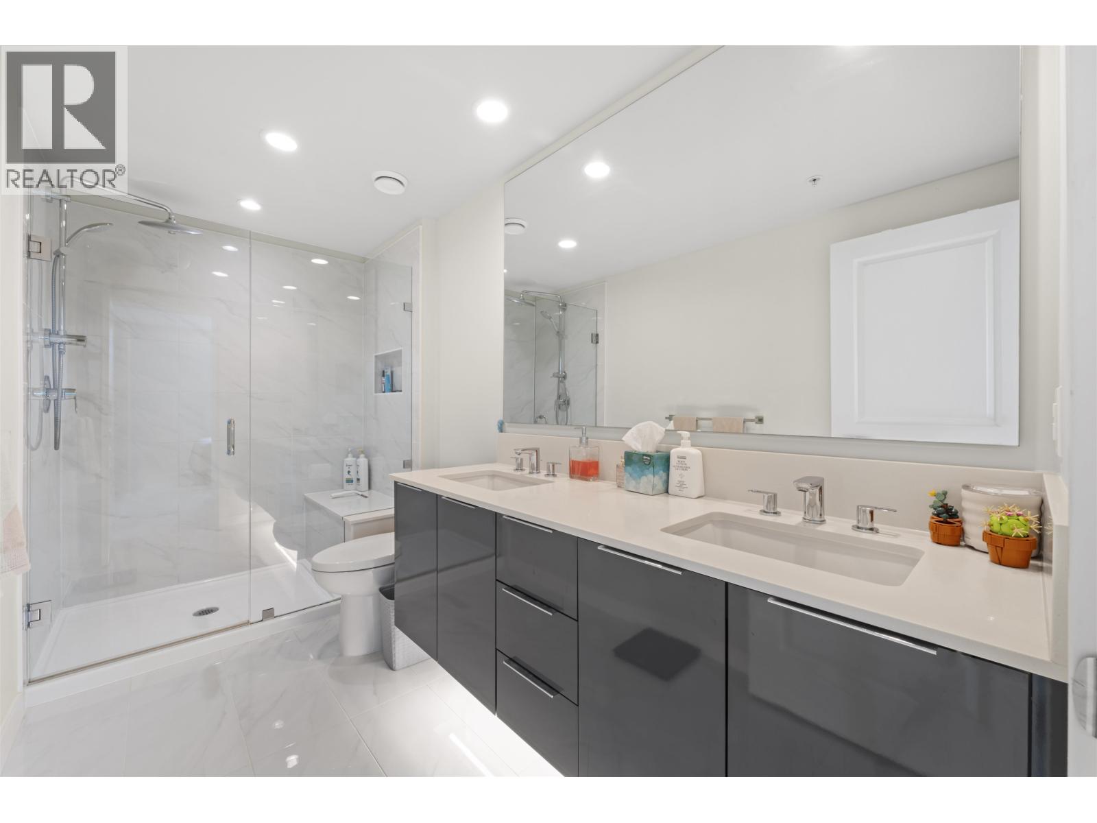 1605 3096 Windsor Gate, Coquitlam, British Columbia  V3B 0P4 - Photo 11 - R3086420