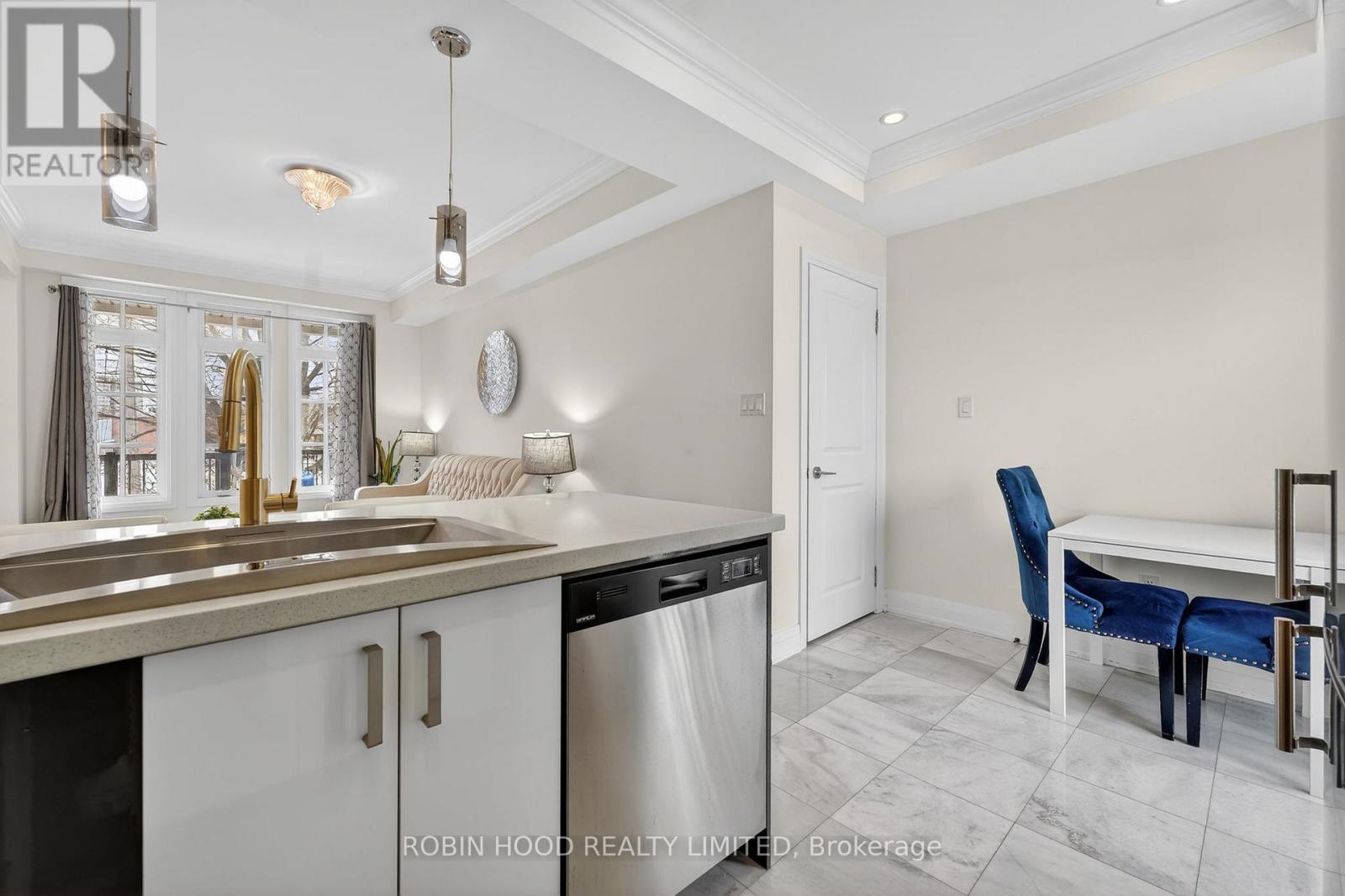 Suite 8 - 3071 Cawthra Road, Mississauga (Applewood), Ontario  L5A 2X4 - Photo 14 - W12756086