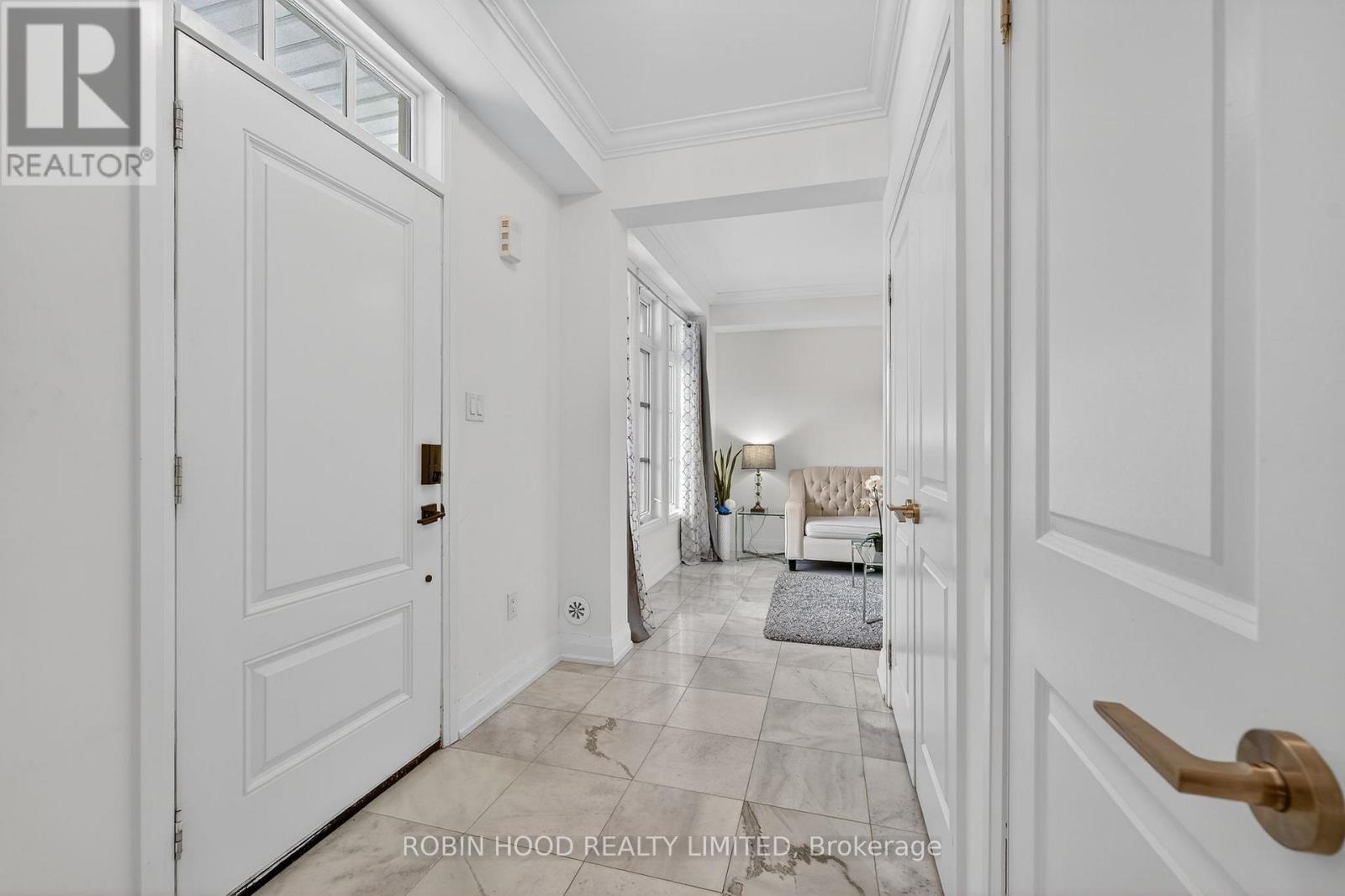 Suite 8 - 3071 Cawthra Road, Mississauga (Applewood), Ontario  L5A 2X4 - Photo 3 - W12756086