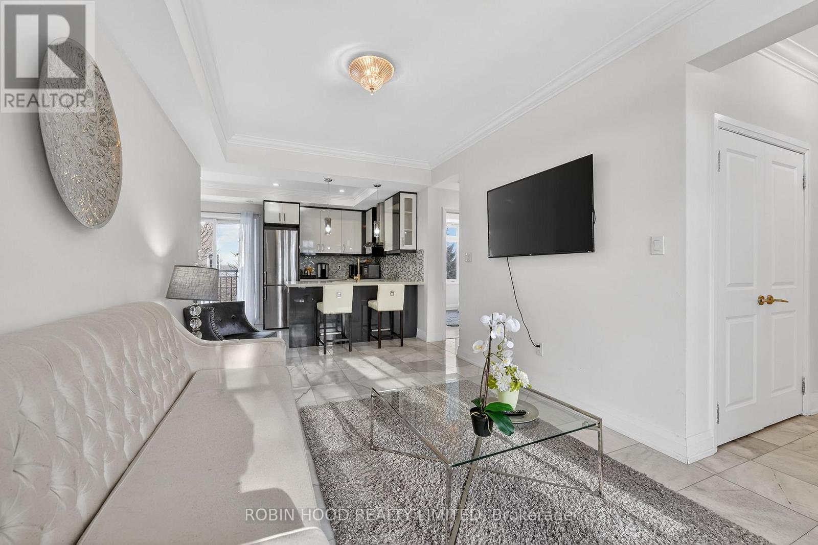 Suite 8 - 3071 Cawthra Road, Mississauga (Applewood), Ontario  L5A 2X4 - Photo 8 - W12756086