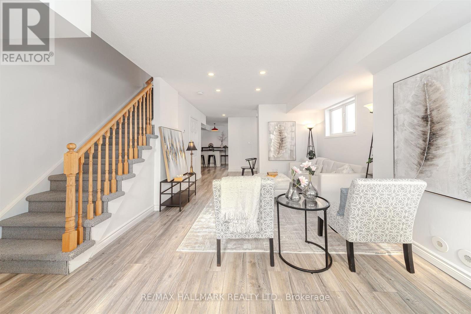 101 - 10 Turntable Crescent, Toronto, Ontario M6H 4K9 - Photo 7 - W12756098