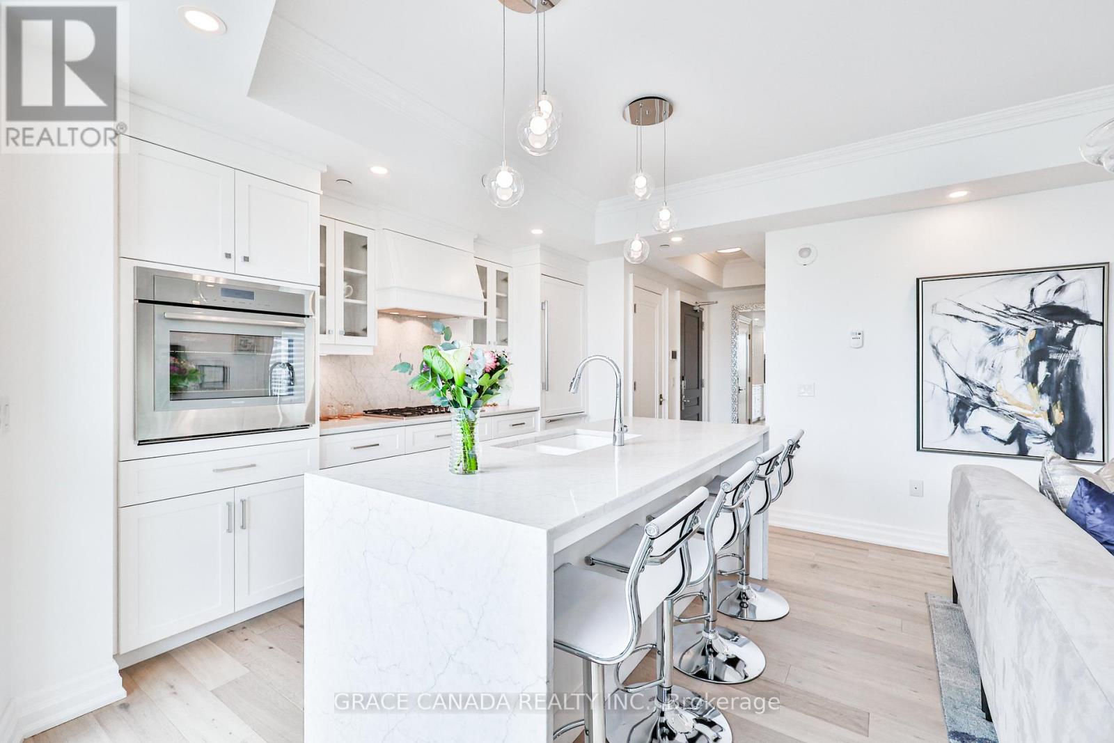 704 - 2060 Lakeshore Road, Burlington (Brant), Ontario  L7R 0G2 - Photo 4 - W12755930