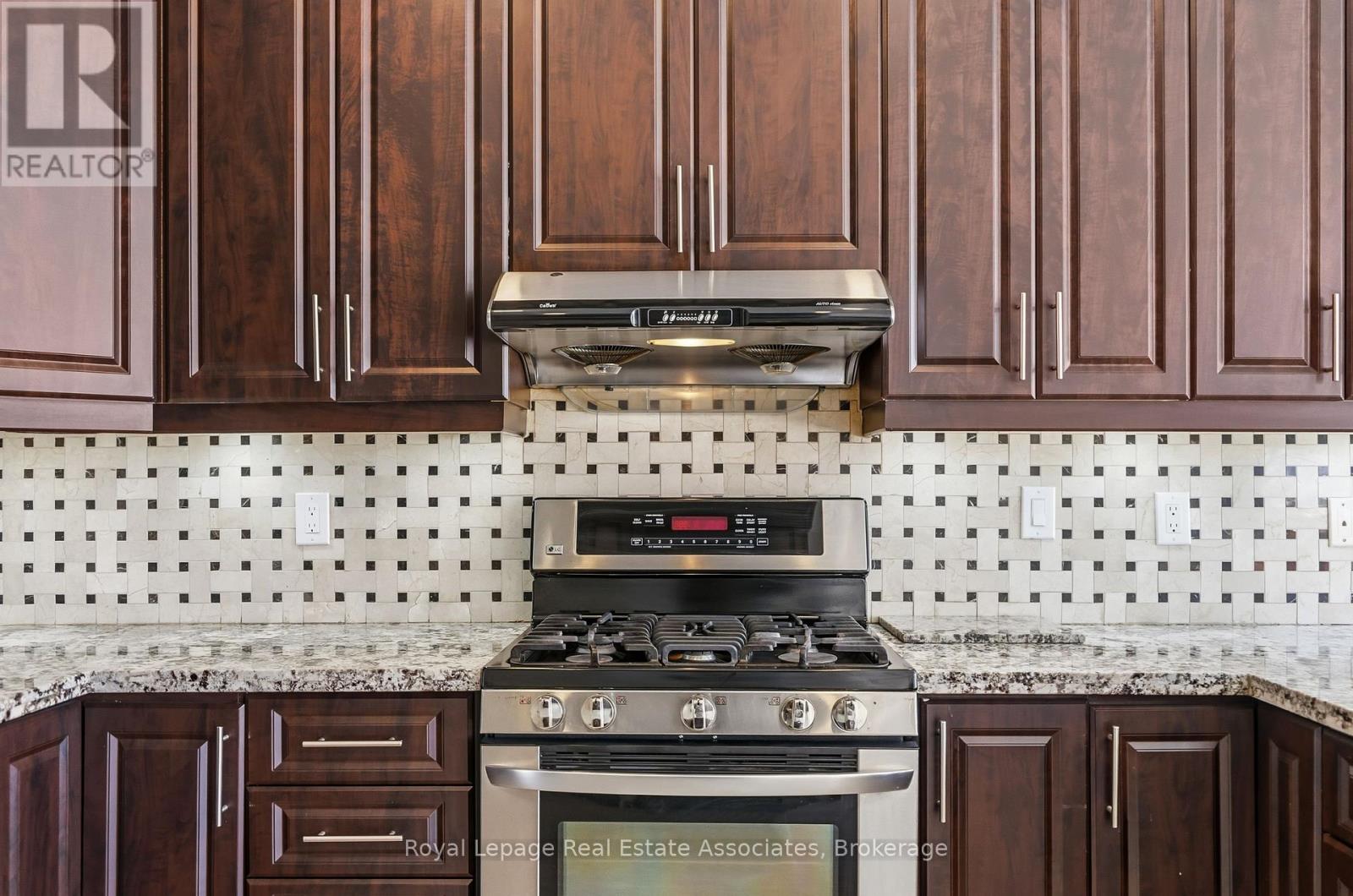 5836 Terrapark Trail, Mississauga, Ontario  L5M 6S1 - Photo 13 - W12753814