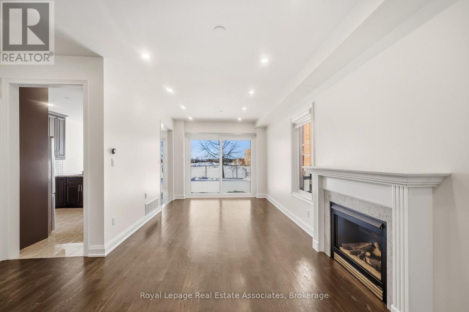 5836 Terrapark Trail, Mississauga, Ontario  L5M 6S1 - Photo 6 - W12753814