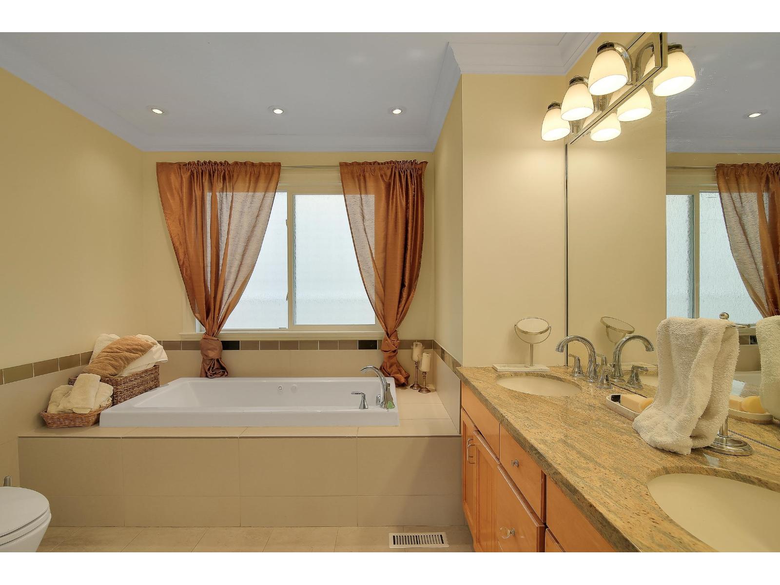 1050 Parker Street, White Rock, British Columbia  V4B 4R7 - Photo 19 - R3086294