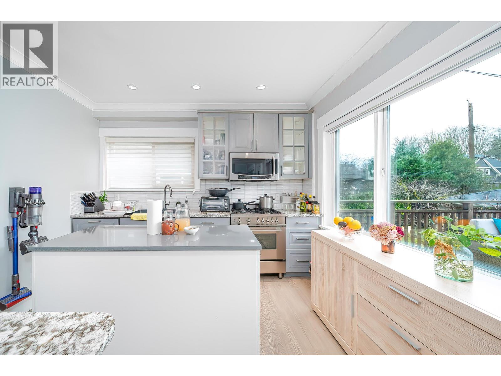 2779 W 13th Avenue, Vancouver, British Columbia  V6K 2T5 - Photo 13 - R3084400