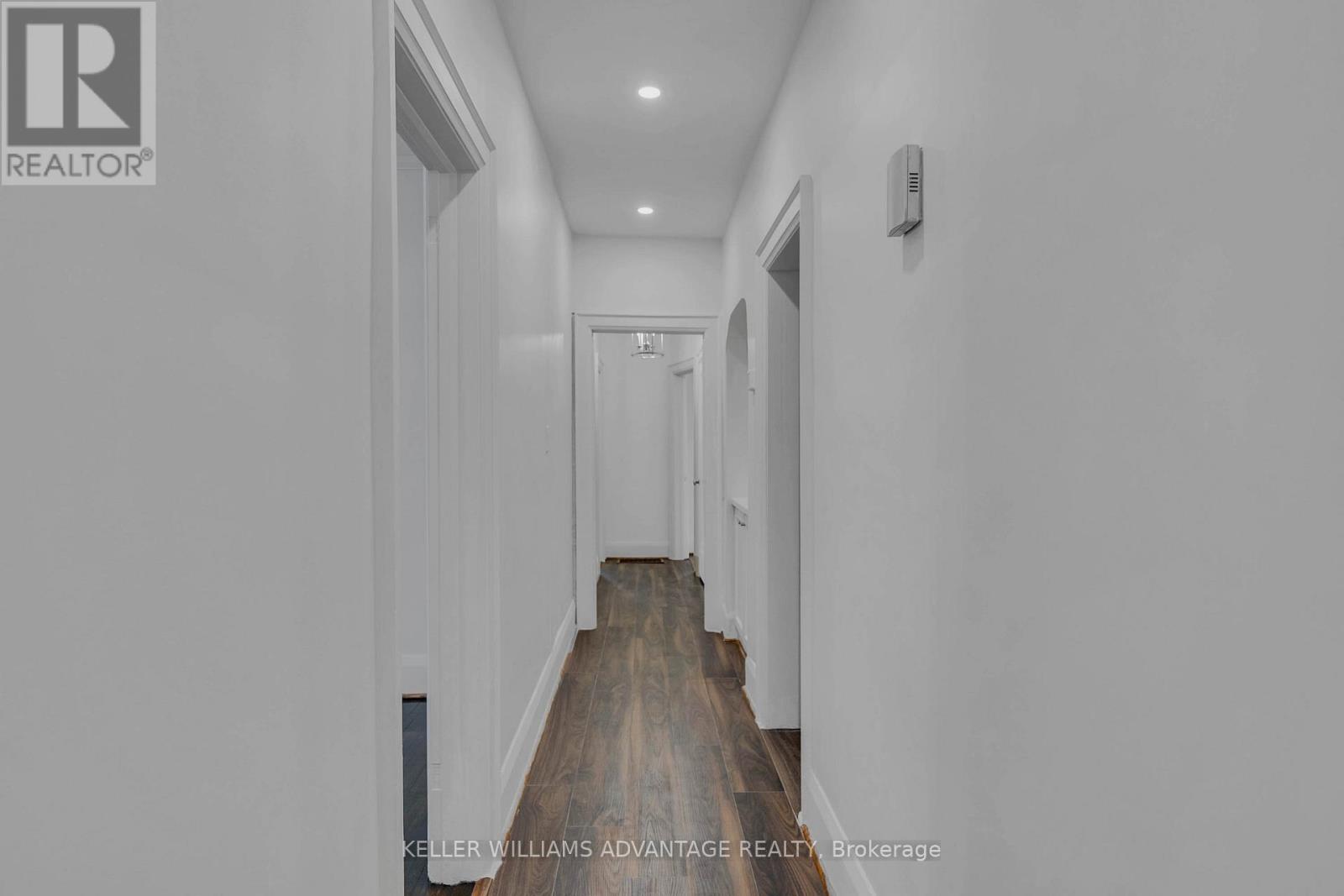 33 Whitehall Road, Toronto (Rosedale-Moore Park), Ontario  M4W 2C5 - Photo 10 - C12756114