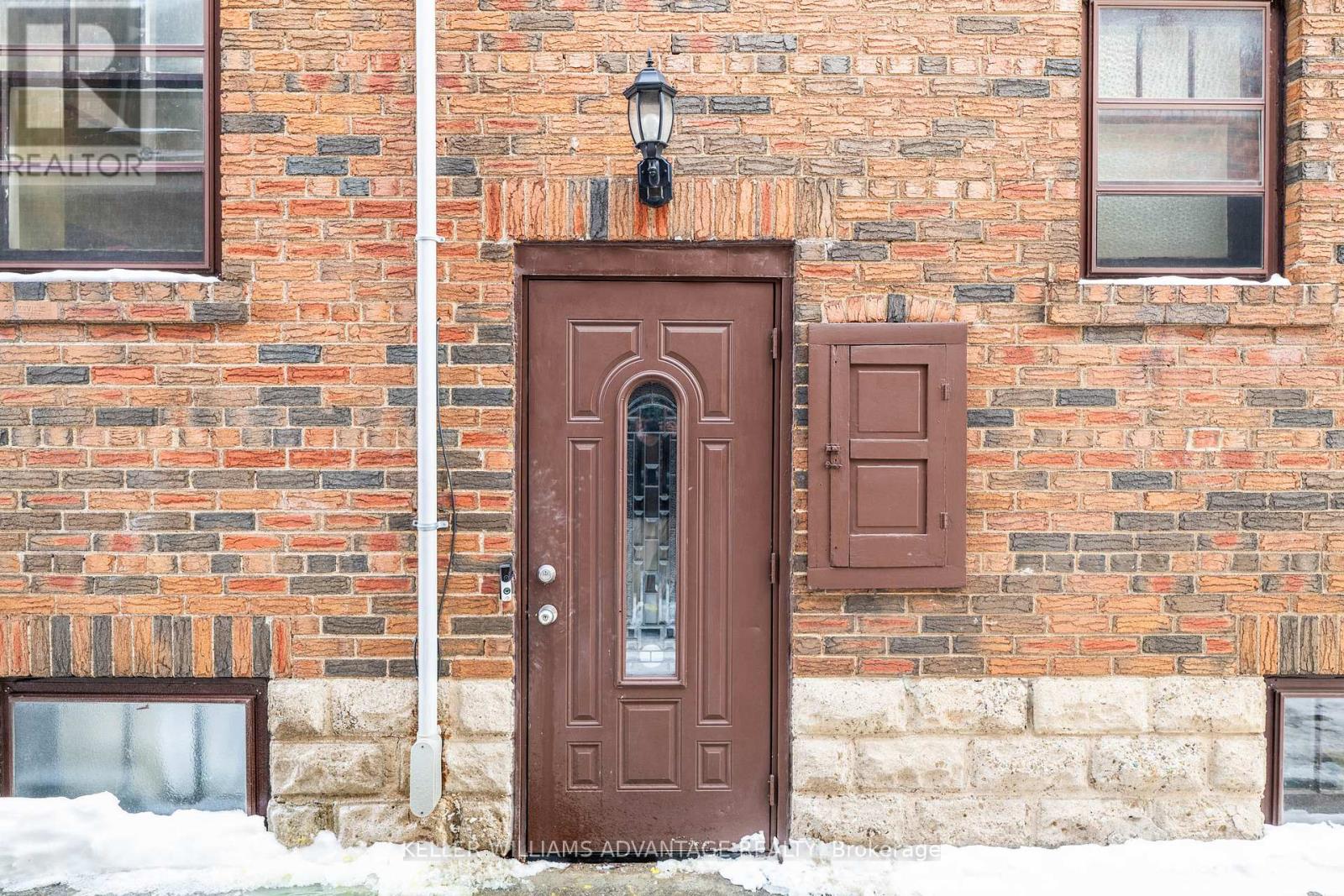 33 Whitehall Road, Toronto (Rosedale-Moore Park), Ontario  M4W 2C5 - Photo 26 - C12756114