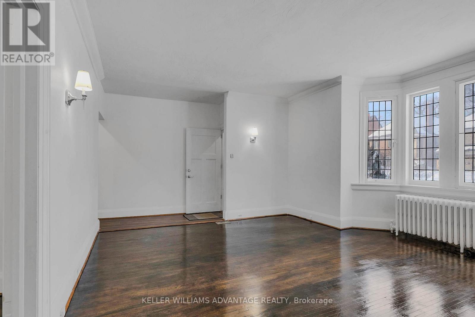 33 Whitehall Road, Toronto (Rosedale-Moore Park), Ontario  M4W 2C5 - Photo 6 - C12756114