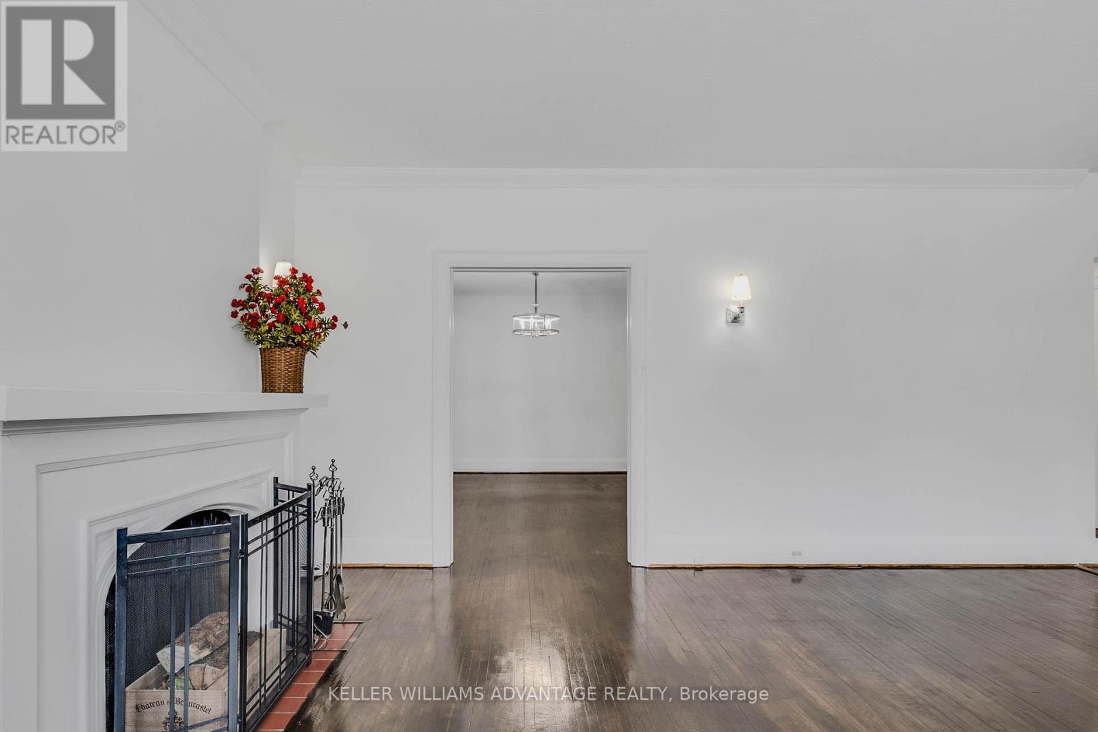 33 Whitehall Road, Toronto (Rosedale-Moore Park), Ontario  M4W 2C5 - Photo 7 - C12756114