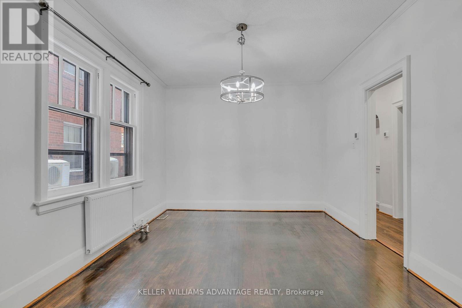 33 Whitehall Road, Toronto (Rosedale-Moore Park), Ontario  M4W 2C5 - Photo 8 - C12756114