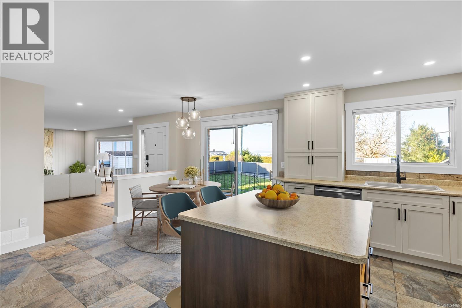 245 Elizabeth Ave, Qualicum Beach, British Columbia  V9K 1G8 - Photo 6 - 1024466