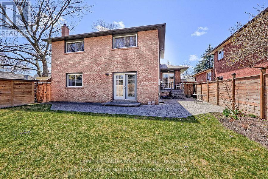 Middle - 3069 Given Road, Mississauga, Ontario  L5A 2N2 - Photo 2 - W12756120