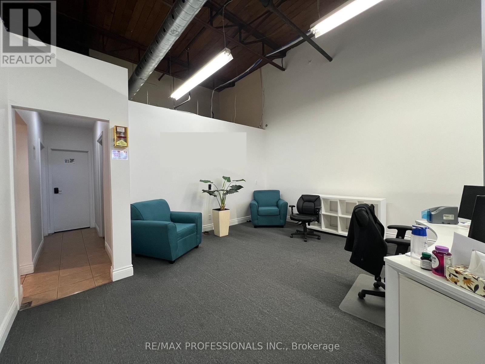 B - 130 North Queen Street, Toronto, Ontario  M8Z 2E4 - Photo 12 - W12756128