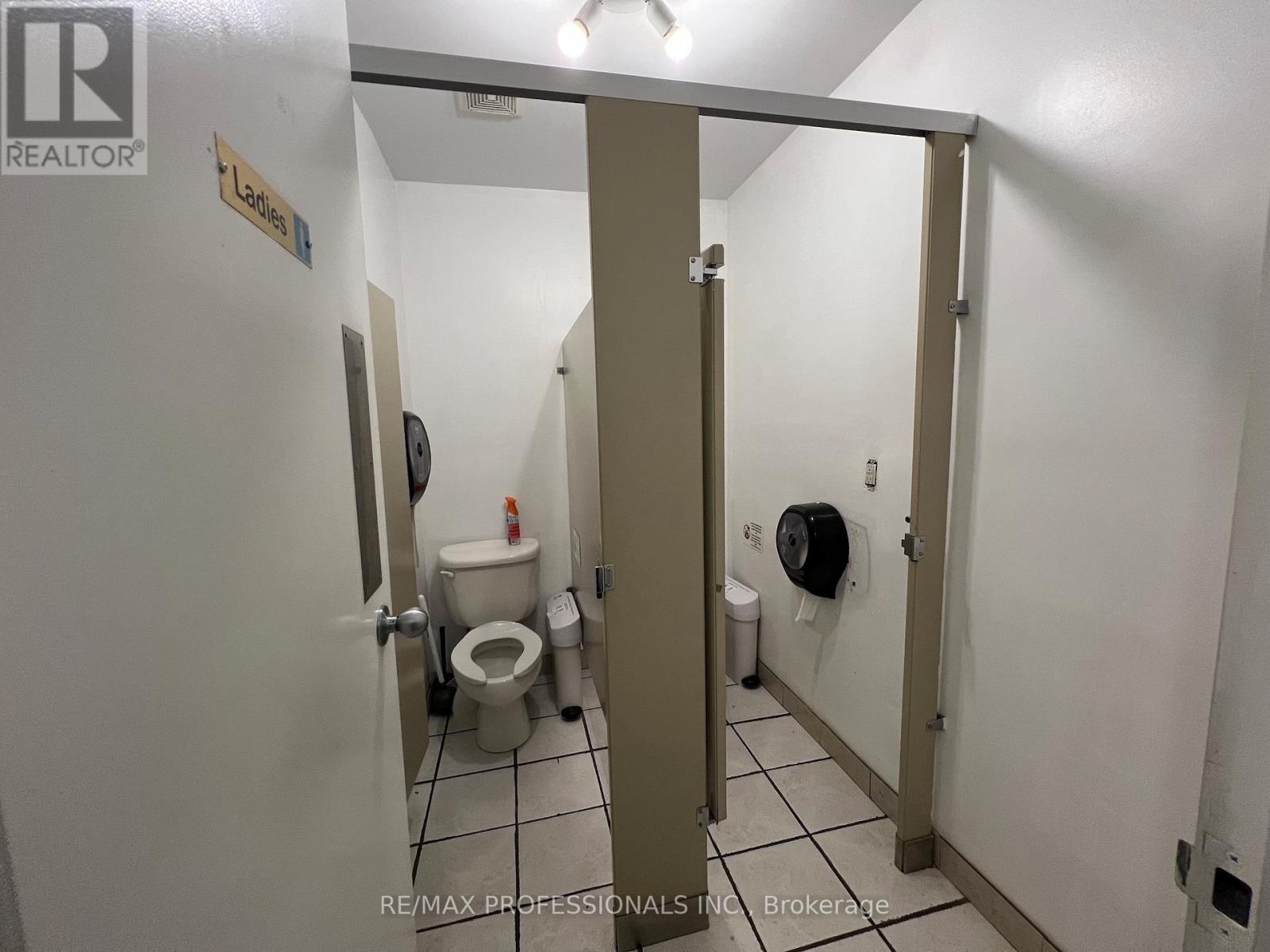 B - 130 North Queen Street, Toronto, Ontario  M8Z 2E4 - Photo 18 - W12756128