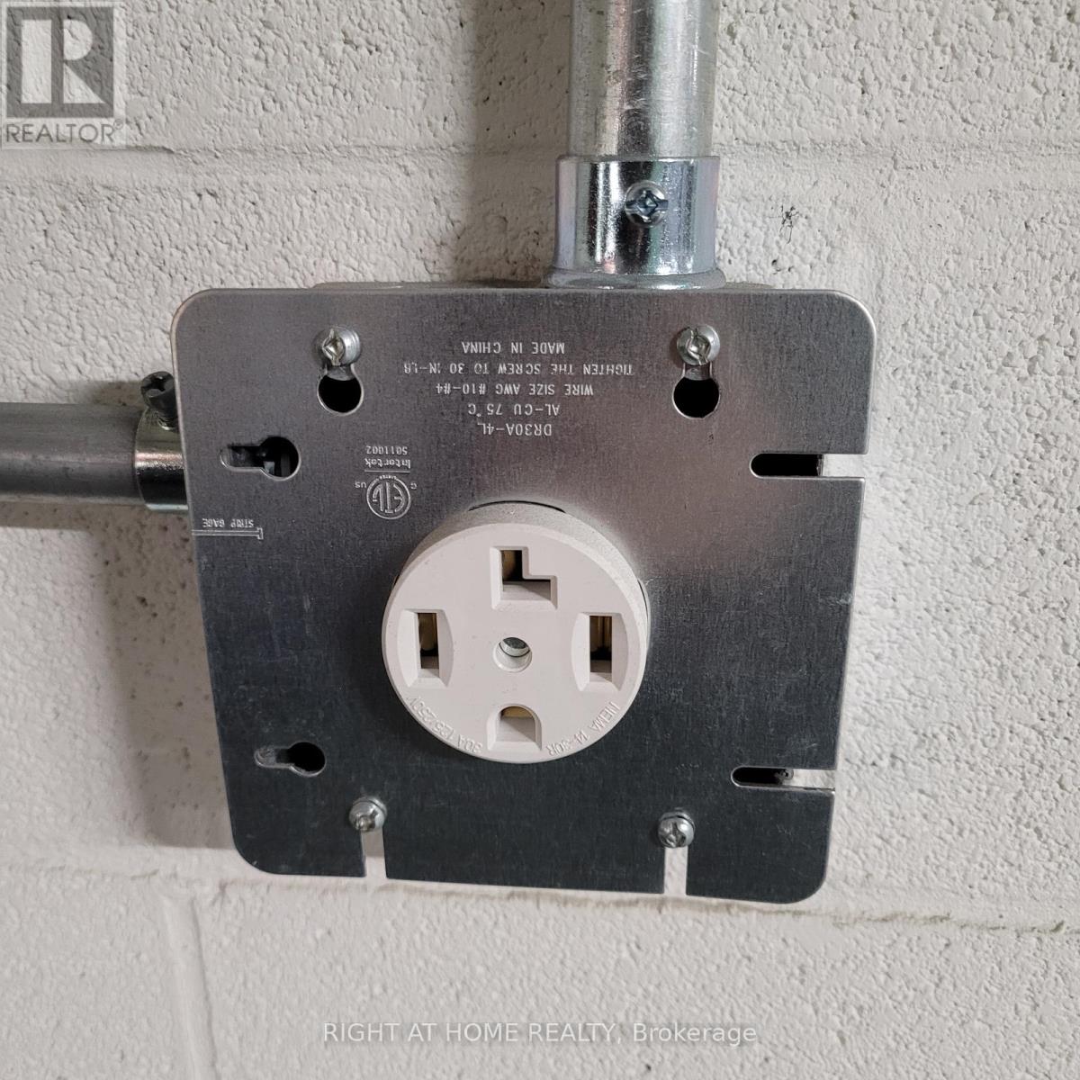 501 - 18 Water Walk Drive, Markham, Ontario  L3R 6L5 - Photo 11 - N12669570