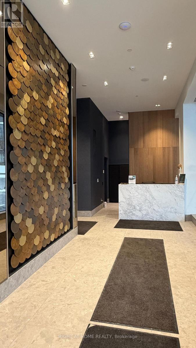 323 - 1720 Bayview Avenue, Toronto, Ontario  M4G 3C4 - Photo 2 - C12724532