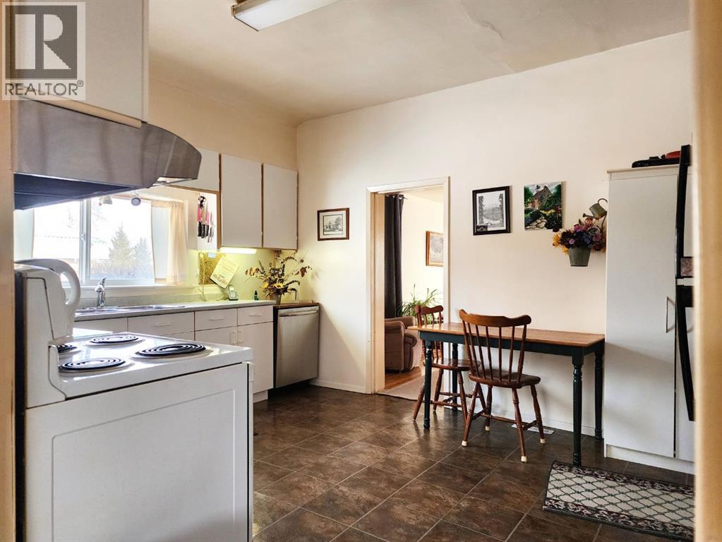 5213 2nd Street West, Claresholm, Alberta  T0L 0T0 - Photo 3 - A2277205