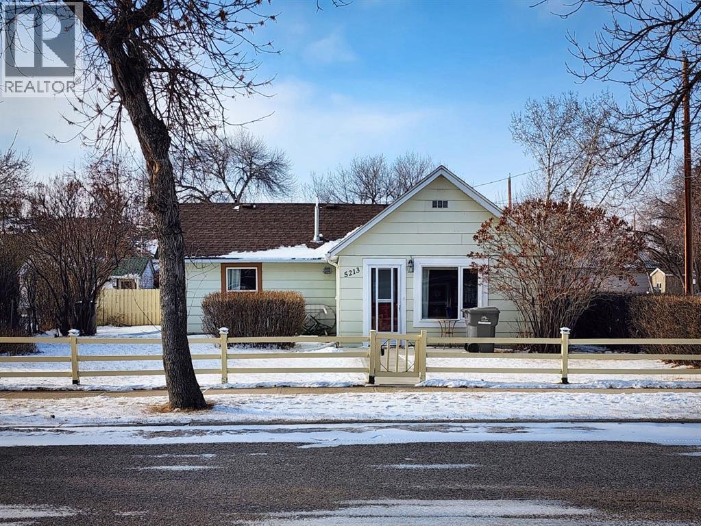 5213 2nd Street West, Claresholm, Alberta