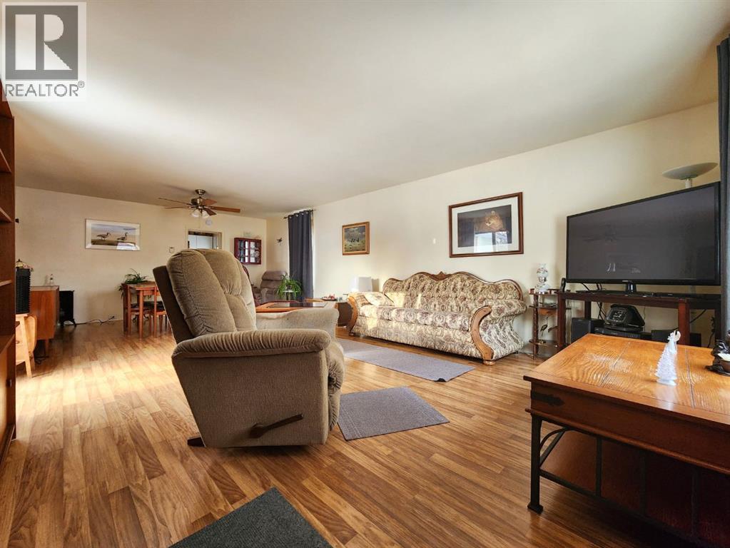 5213 2nd Street West, Claresholm, Alberta  T0L 0T0 - Photo 4 - A2277205