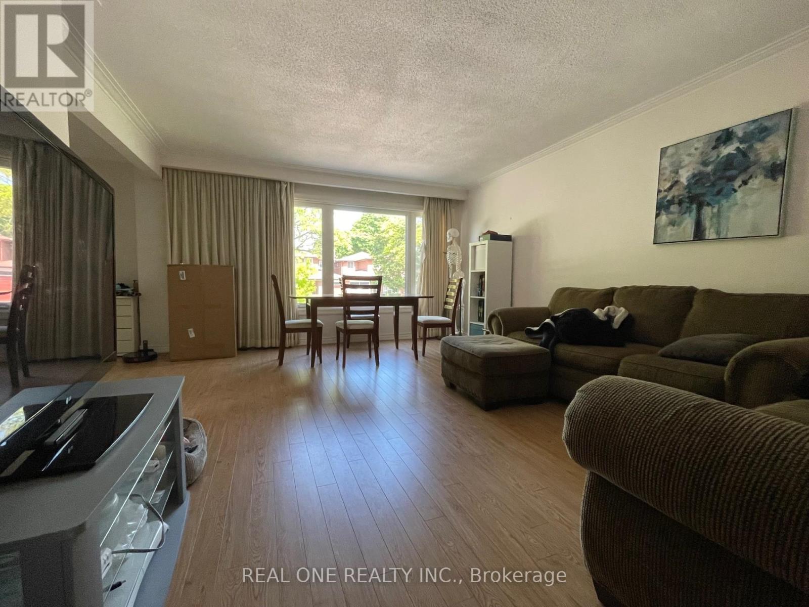 #c - 20 Mallaby Road, Toronto, Ontario  M2H 1P3 - Photo 2 - C12756132