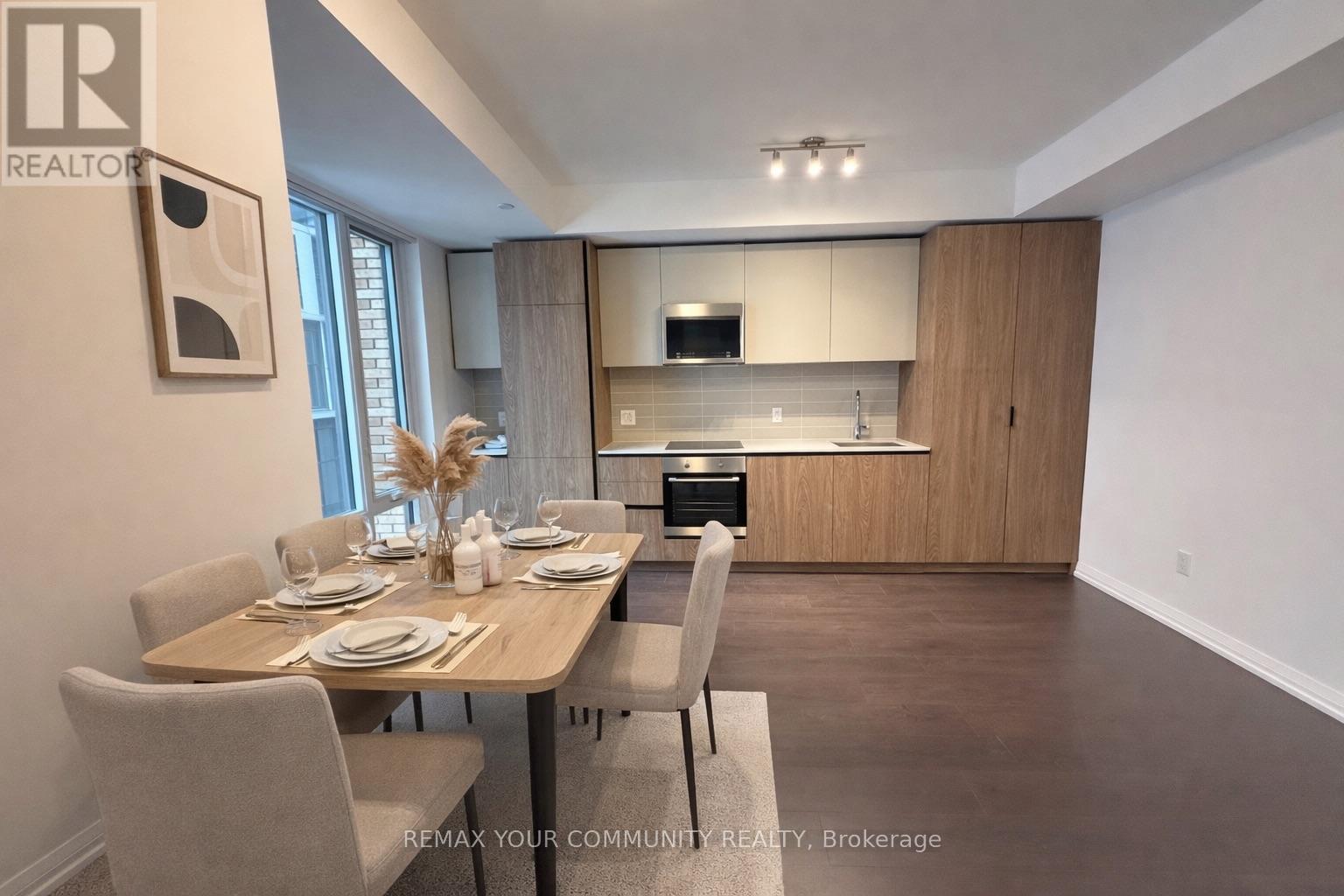 813 - 8 Widmer Street, Toronto (Waterfront Communities), Ontario  M5V 0B8 - Photo 4 - C12756164