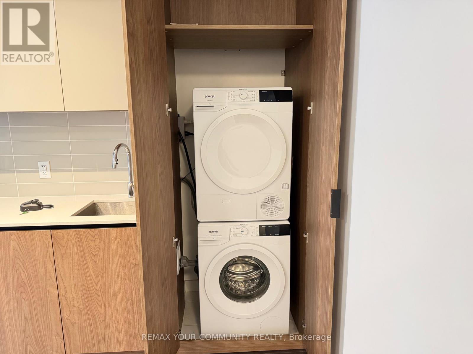 813 - 8 Widmer Street, Toronto (Waterfront Communities), Ontario  M5V 0B8 - Photo 6 - C12756164